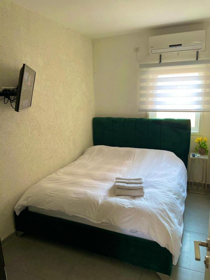 Gk Apartment Harmony Бат-Ям Экстерьер фото