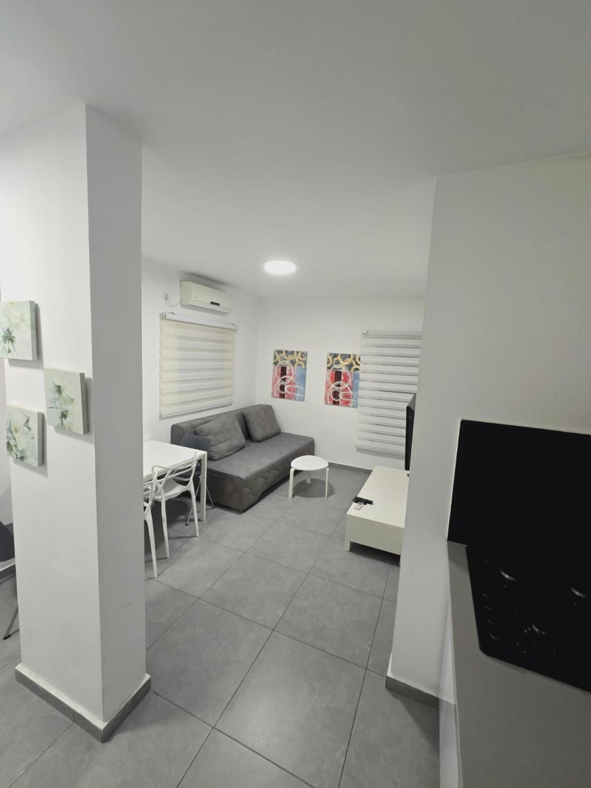 Gk Apartment Harmony Бат-Ям Экстерьер фото