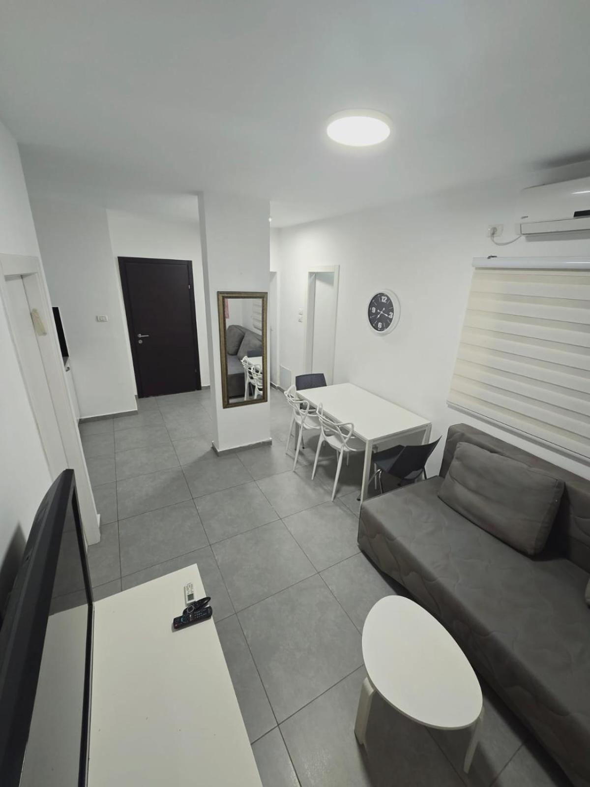 Gk Apartment Harmony Бат-Ям Экстерьер фото